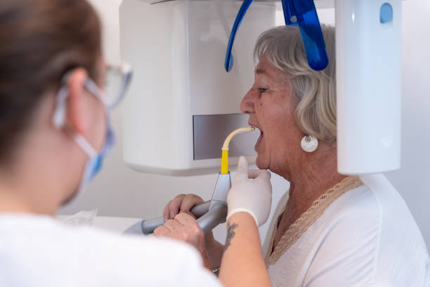 Best Emergency Tooth Extraction in Daisetta, TX